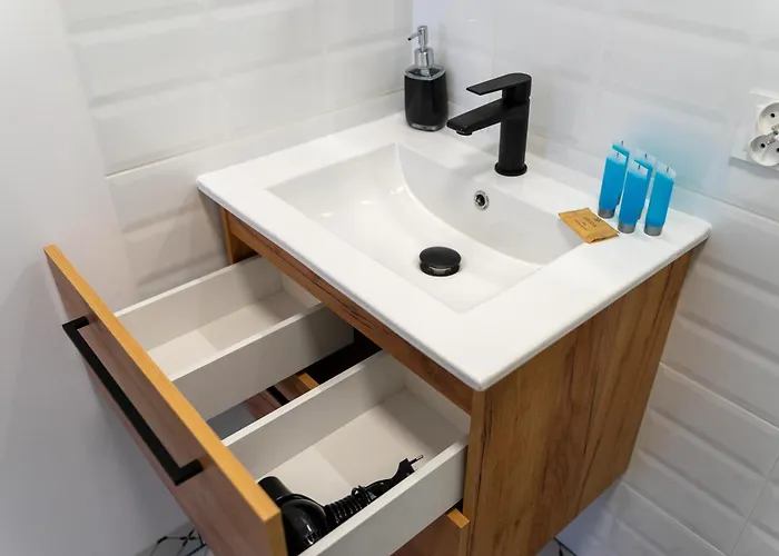 Mokotow Modzelewskiego Modern By Bookinghost Appartement