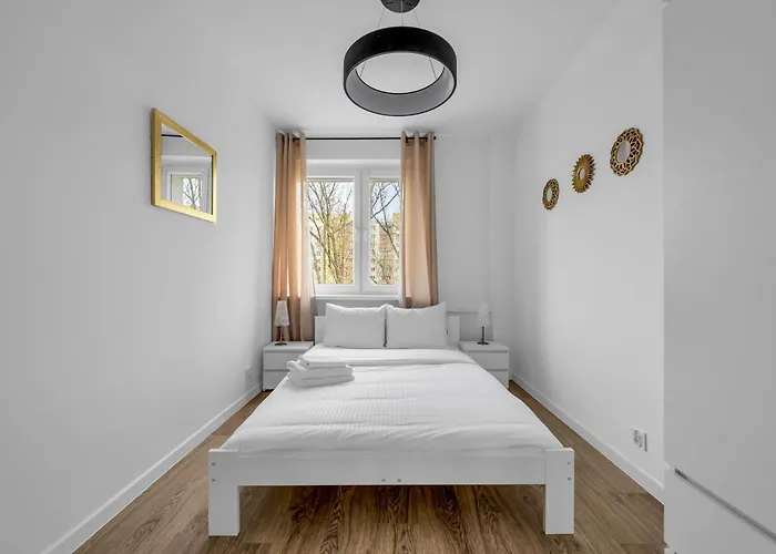 Mokotow Modzelewskiego Modern By Bookinghost * Warschau