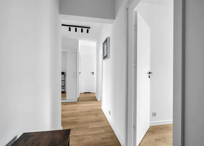 Mokotow Modzelewskiego Modern By Bookinghost *