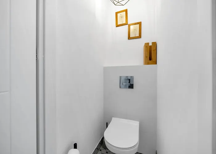 Mokotow Modzelewskiego Modern By Bookinghost