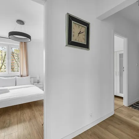 Mokotow Modzelewskiego Modern By Bookinghost *